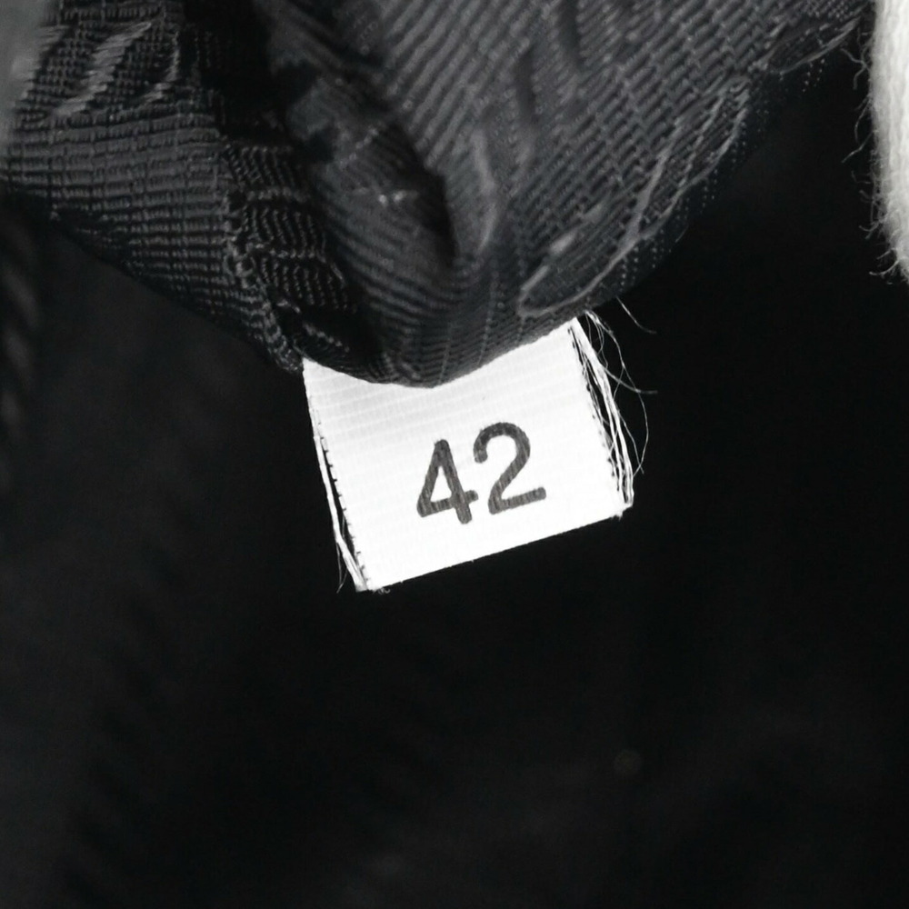 PRADA Bag - Picture 10 of 16